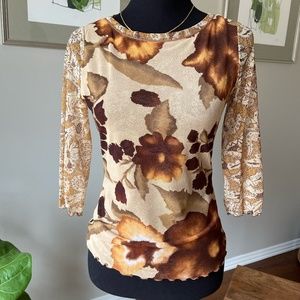 Anac by Kimmy size M floral gold/brown top